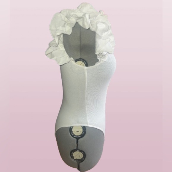 NWOT, Zara ruffled/layered short sleeve bodysuit. Sz Med - Picture 2 of 4